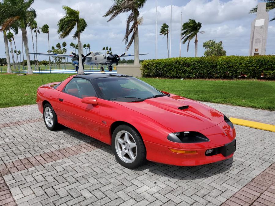 Chevrolet Camaro SS (1710) 1996 года  (фото 1 из 101)